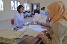 104 Calon Polisi Jalani...