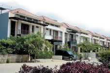 Menaksir Harga Rumah...
