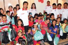Perindo Bagikan Peralatan...