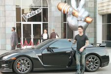 Adam Levine Ditantang...