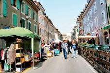 Hang Out Seru di Carouge