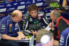 Rossi Ketagihan Jajal...