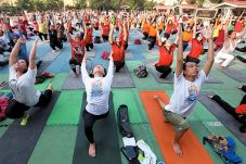 Beryoga pada Hari Yoga...