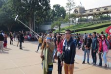 Disney Larang Penggunaan...