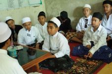 Lawan Belanda, Sebarkan...