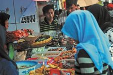 Berburu Makanan Tradisional...