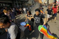 Pawai Gay di Turki Disambut...