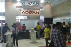 Advan Rangkul Intel...