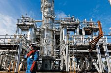 Ekonomi Melambat, Pertamina...