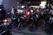 Meraup Untung di Lokasi...