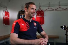 Cech Disebut Ular Memakai...