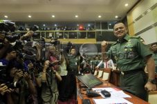 Gatot: Pertanyaan Komisi...