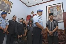 Bunda, Mas Mau Tidur...