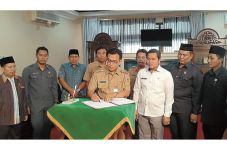 Dana Hibah Distop, Bupati...