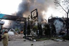 Warga Sipil Penumpang...