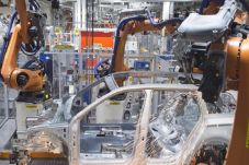 Robot Membunuh Manusia...