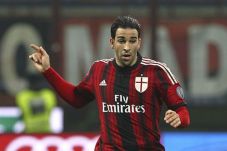 Bek AC Milan Pindah...