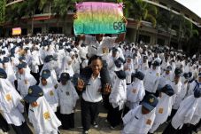 Seleksi CPNS Ditunda,...