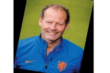 Gantikan Guus Hiddink,...