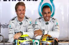 Rosberg Buat Hamilton...