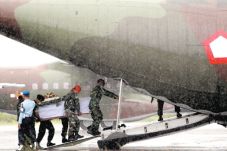 Hercules Pembawa Jenazah...
