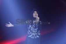 Riska Angkat Koper dari...