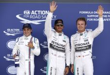 Hamilton Rebut Pole...