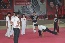 Bagi Ilmu ke Sekolah...