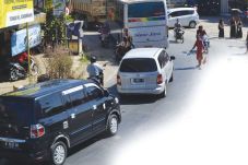 Macet Bayangi Jalur...