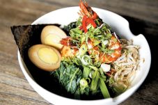 Menikmati Menu Indonesia