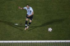 Eksekusi Penalti Higuain...