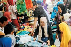 Pengunjung Pasar-Mal...