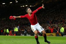 Van Persie Masih Anggota...