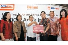 Alfamart Berupaya Pertahankan...