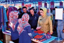 Pemkab Gelar Pasar Murah...