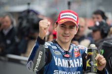Lorenzo Ingin Jegal...