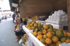 Sepi, Pedagang Pasar...