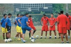 Trauma, Peserta Tunggu...