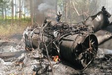 F-16 Tabrak Cessna 150,...