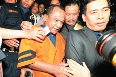 KPK Tahan Bupati Morotai