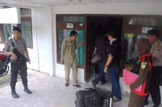 Kejari Geledah Kantor...