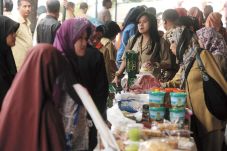 PNS Asyik Belanja saat...