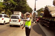 Volume Kendaraan Mulai...