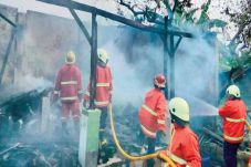 Gudang Kapas Ludes Terbakar