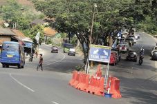 Pemudik Motor Diurai...