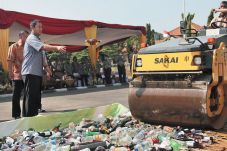 Ribuan Liter Miras Dimusnahkan