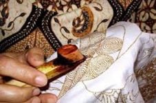 Seni Membatik Eratkan...