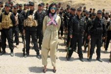 Artis Cantik Kurdi Tantang...