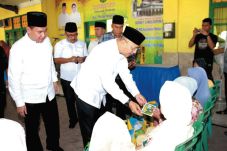 Eldin Salurkan Zakat...