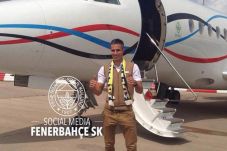 Mendarat di Fenerbahce,...